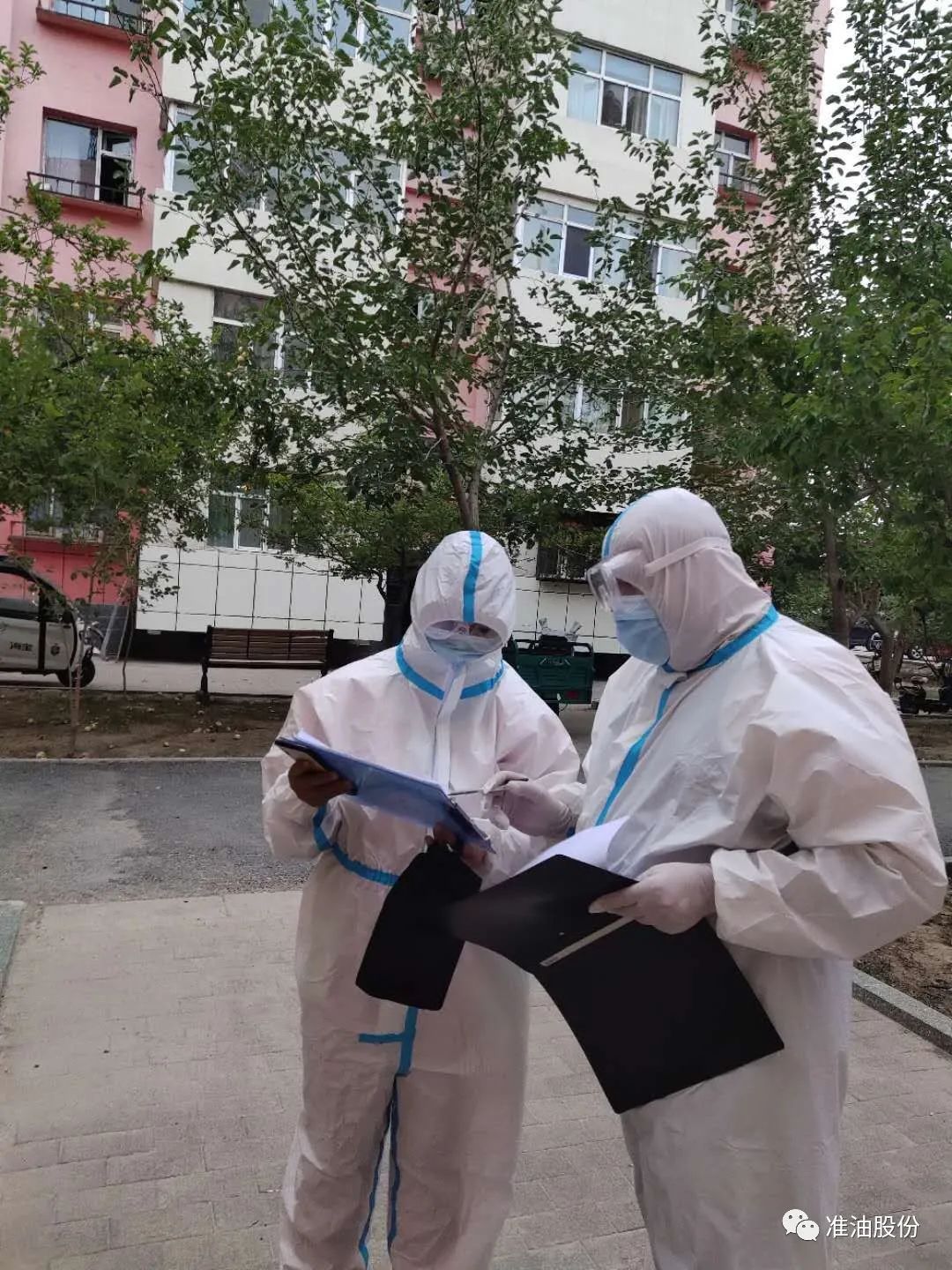 10測(cè)溫.jpg 10測(cè)溫.jpg