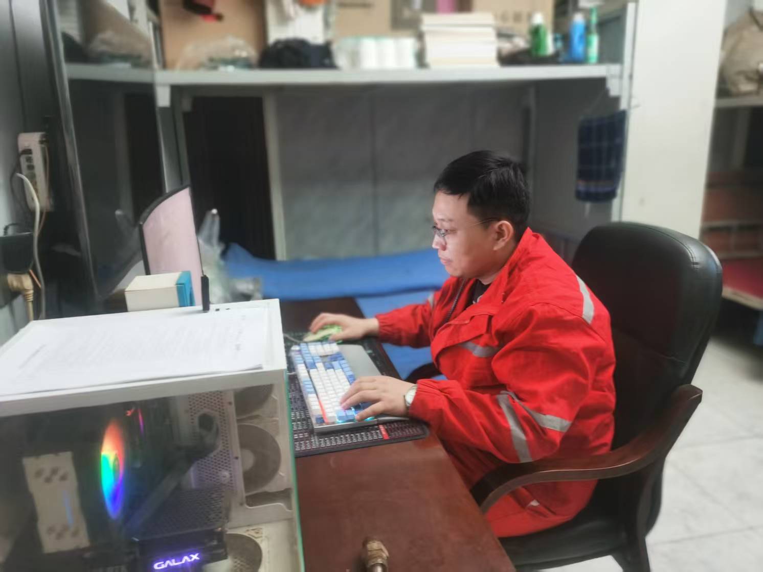 張啟宏-工作照片 張啟宏-工作照片